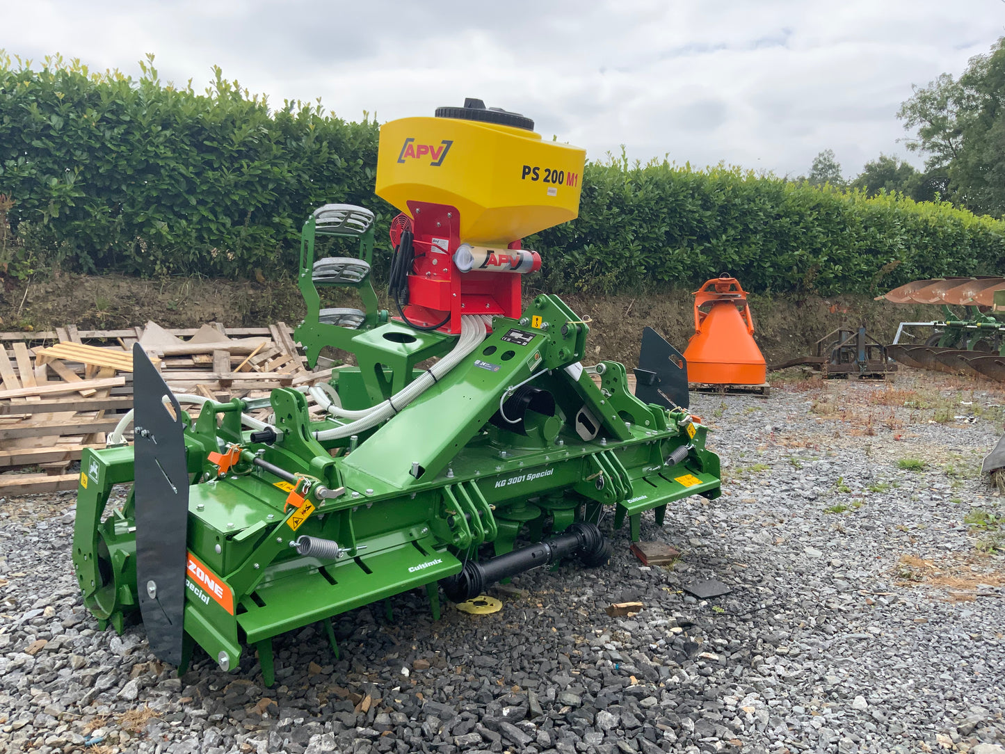 Amazone KG 3001 Special Power Harrow with APV PS200 Sower