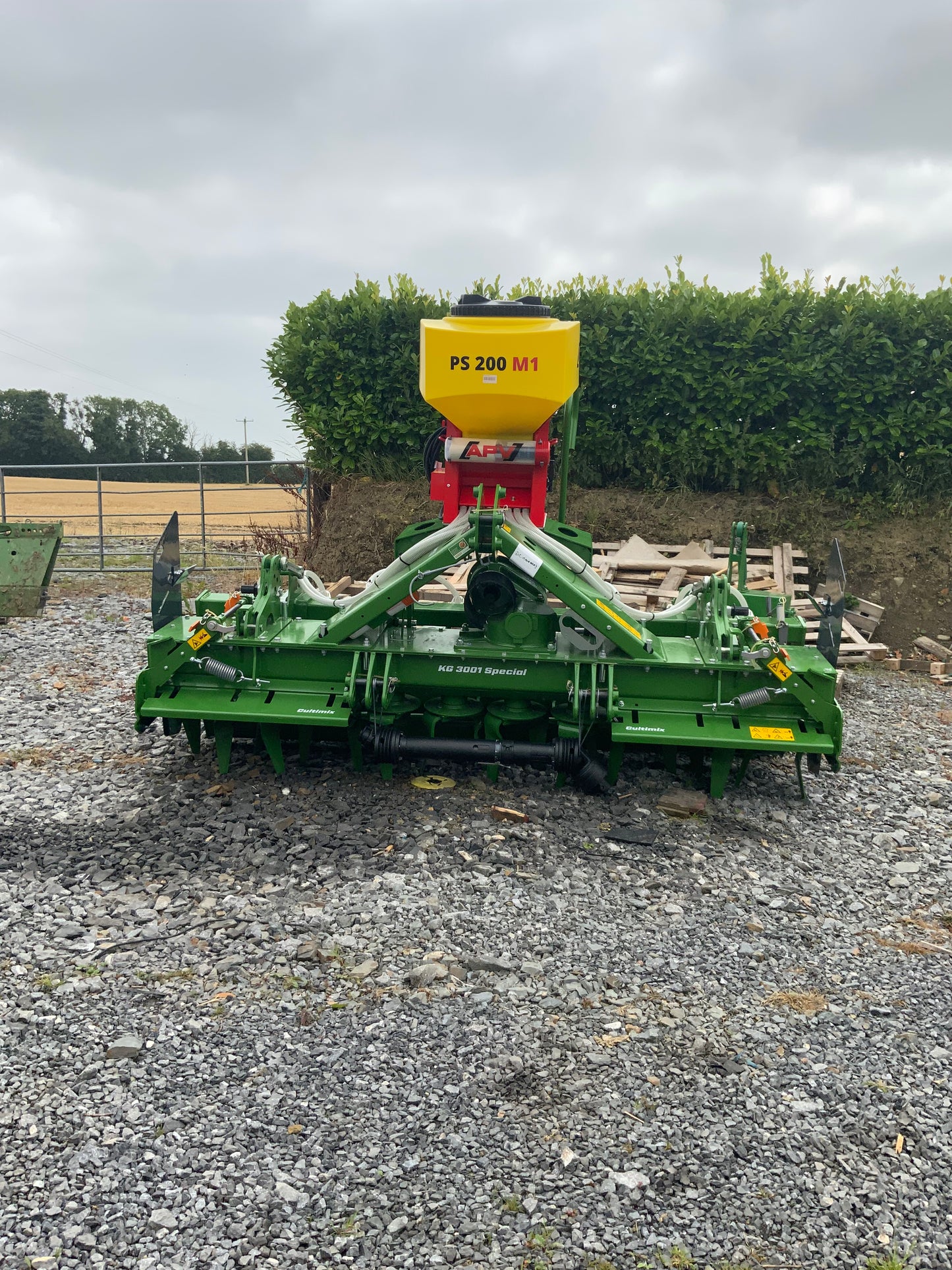Amazone KG 3001 Special Power Harrow with APV PS200 Sower