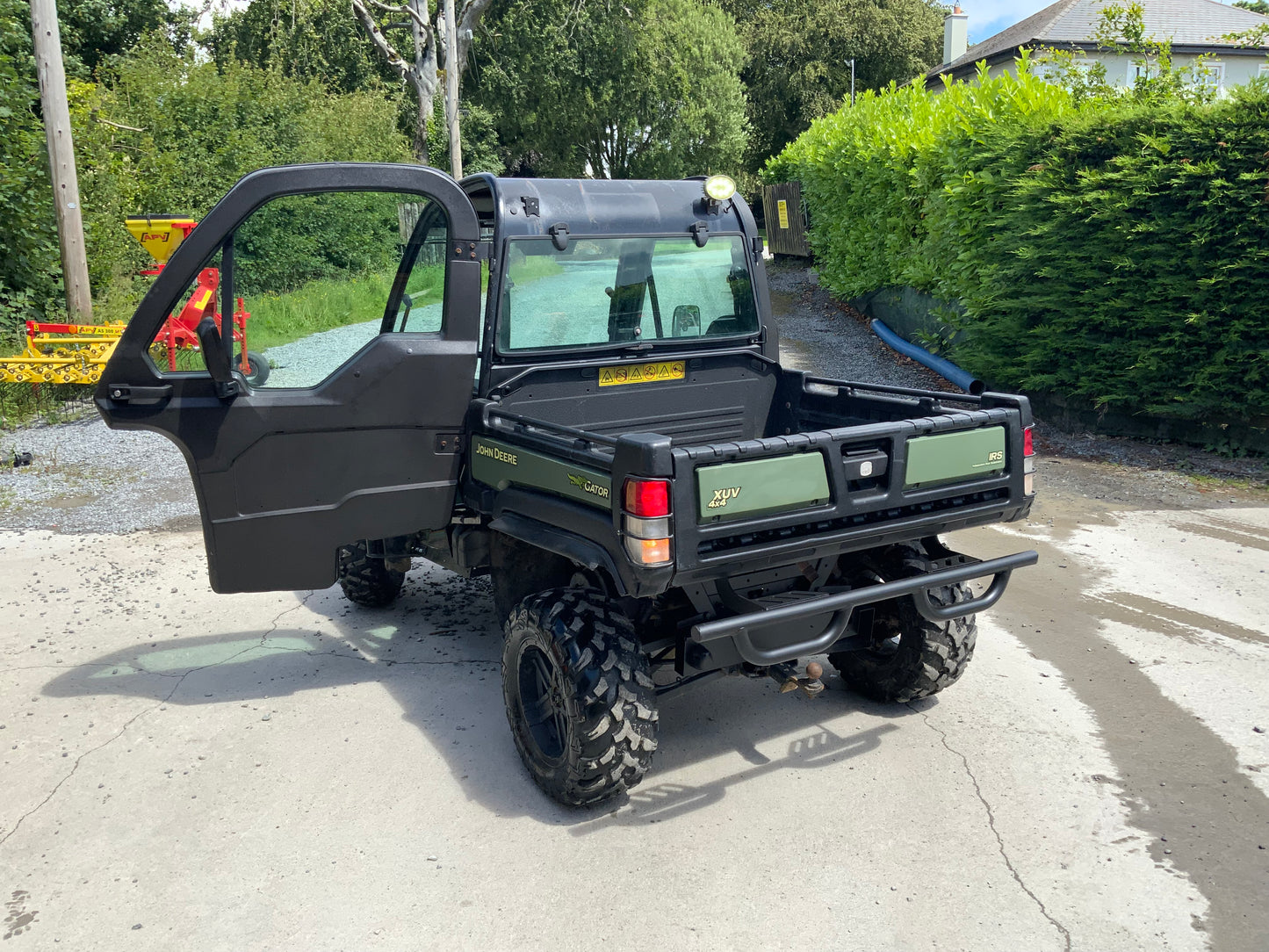 John Deere Gator
